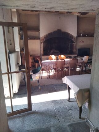  Maison  vendre 8 pices 375 m