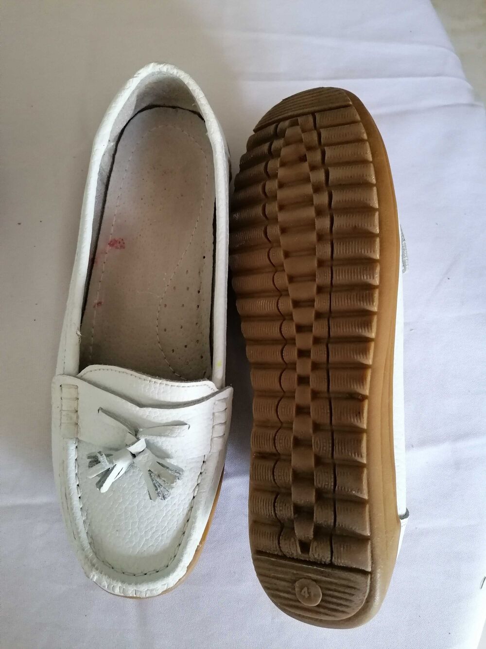 Mocassins blancs neufs taille 41 Chaussures