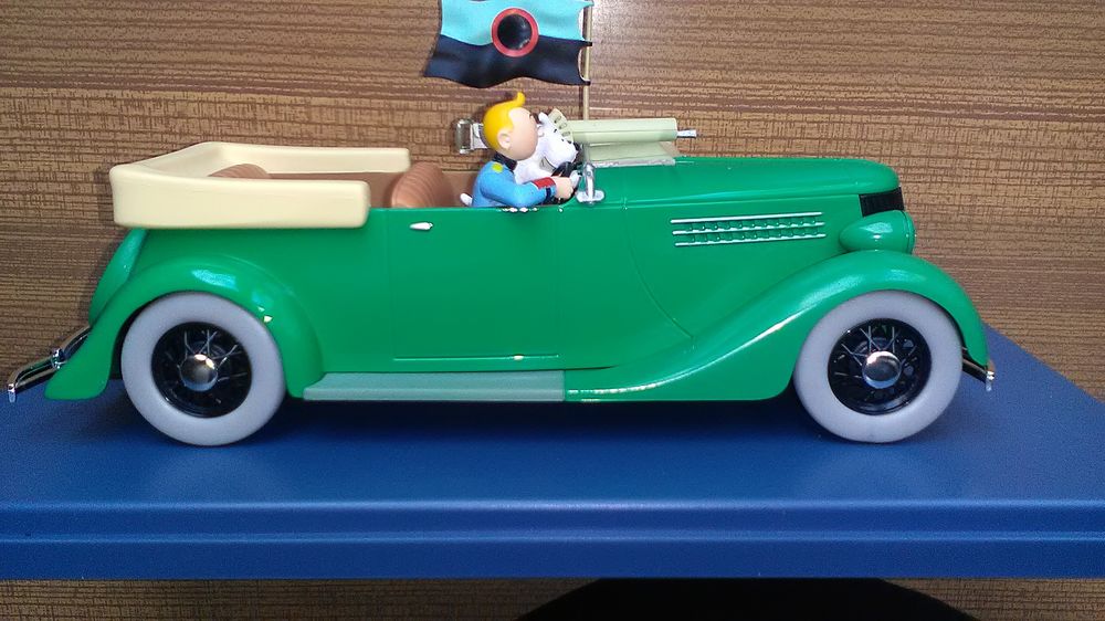 VOITURE DE TINTIN LA N&deg;12 "" L' AUTO MITRAILLEUSE "" 
