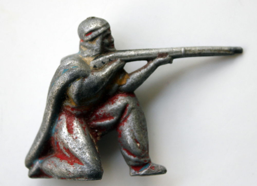 Figurine alu Arabe avec fusil Jeux / jouets