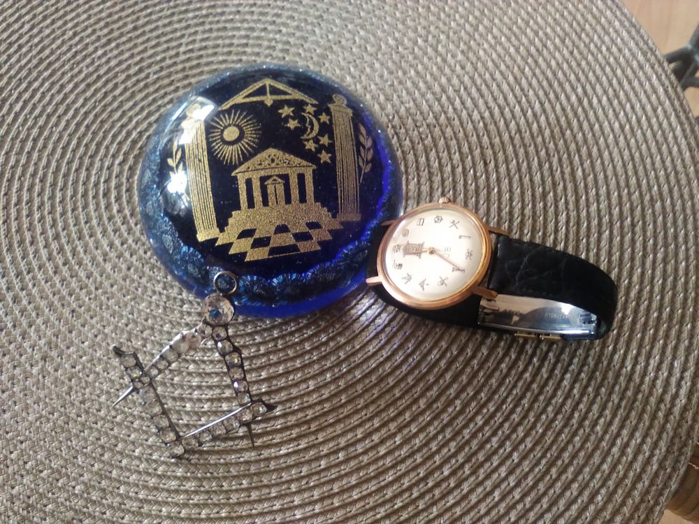 Sulfure - montre - bijou
Bijoux et montres