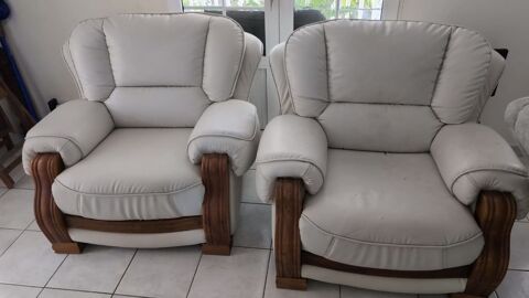 1 canap� et 2 fauteuils 160 Sainte-Anne (97)