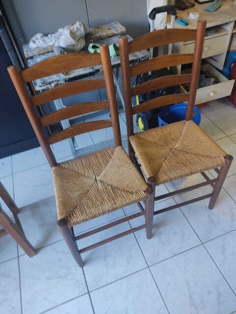 lo de 2 chaises bois marron 30 La M�le (83)