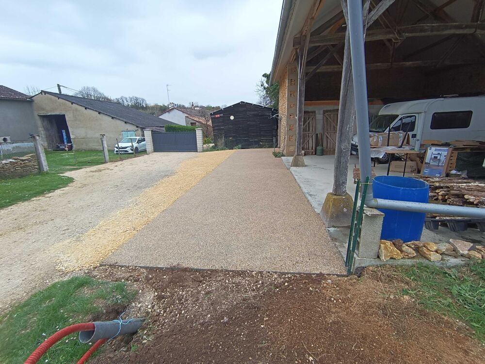 Location Parking/Garage emplacement remise caravanes camping car etc Poitiers
