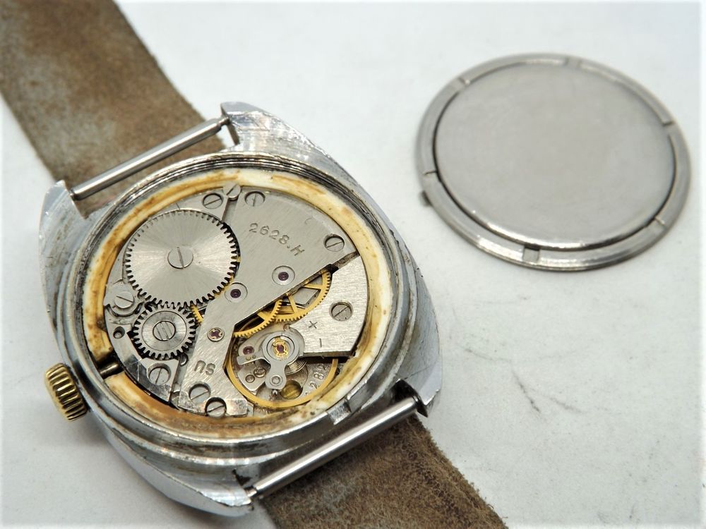 Belle montre russe Raketa m&eacute;canique 2628 style poilus WWI Bijoux et montres