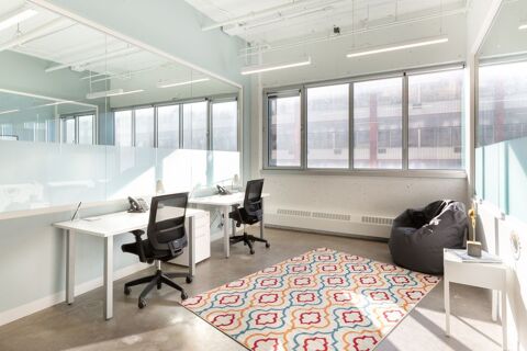 Un accès 24 heures sur 24, 7 jours sur 7 à des bureaux au design remarquable pour 2 personnes à Spaces Le Patio 528 06410 Biot