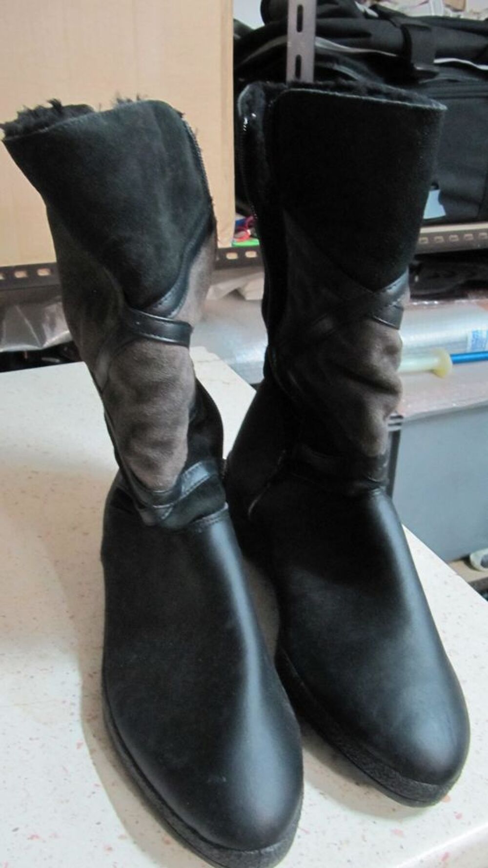 BOTTES FOURREES en cuir et nubuck.P40 Chaussures