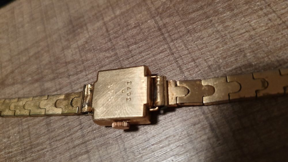 Montre Philippe 
250€ Bijoux et montres