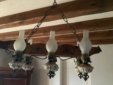 un lustre et ses deux appliques appareillées.
55 Saran (45)