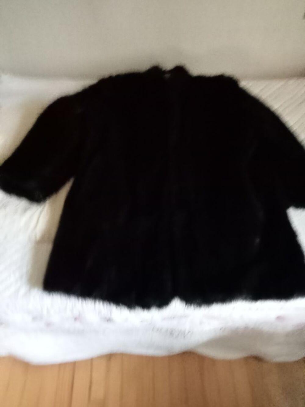MANTEAU EN VISON NOIR ETAT NEUF Vêtements