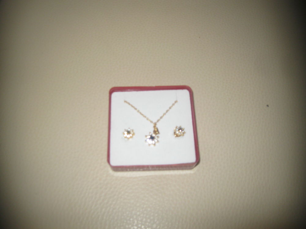 collier et boucle d oreille Bijoux et montres