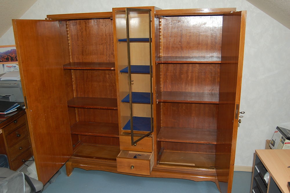 Grand bureau ministre + armoire en placage merisier Meubles