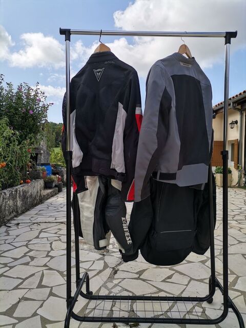 Lot de blousons et vestes moto. 350 Monbahus (47)