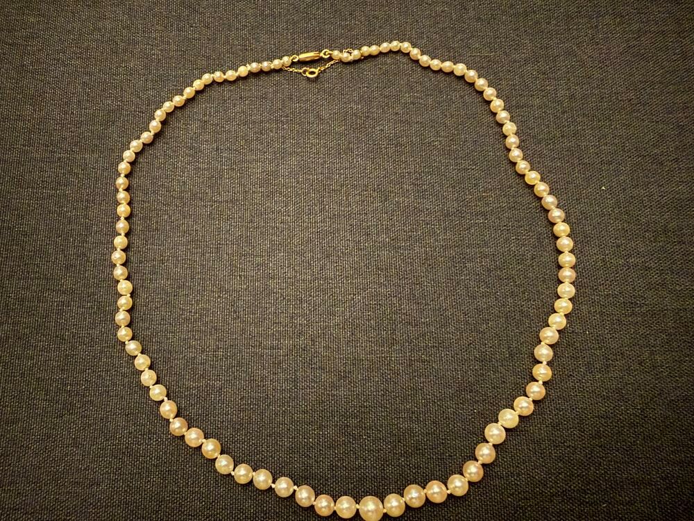 Collier v&eacute;ritables perles de cultures. Bijoux et montres
