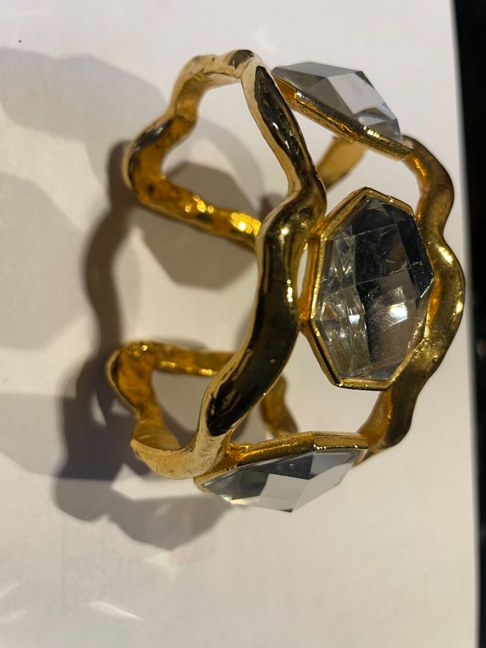 Bracelet rigide dor&eacute; INES DE LA FRESSANGE 3 gros strass Bijoux et montres