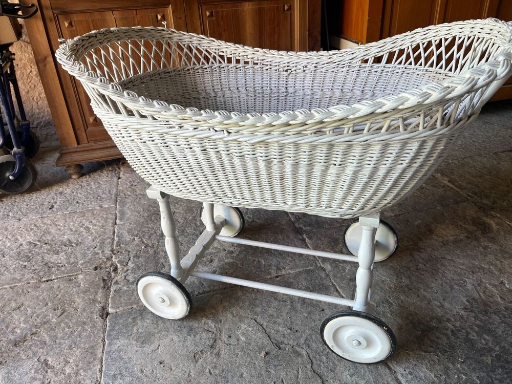 Berceau osier blanc sur roulettes Mobilier enfants