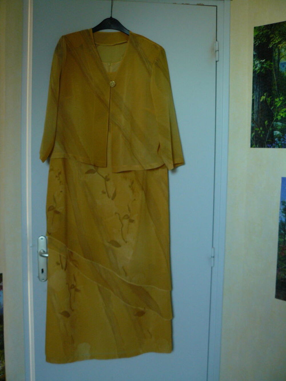 1 robe de soir&eacute;e jaune "bibi" Vêtements
