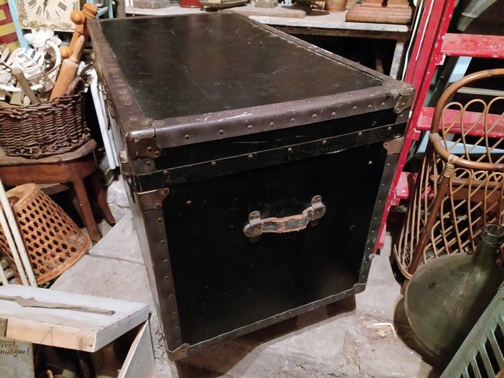 Ancienne Grande Malle de Voyage Fermoirs Laiton 
Meubles