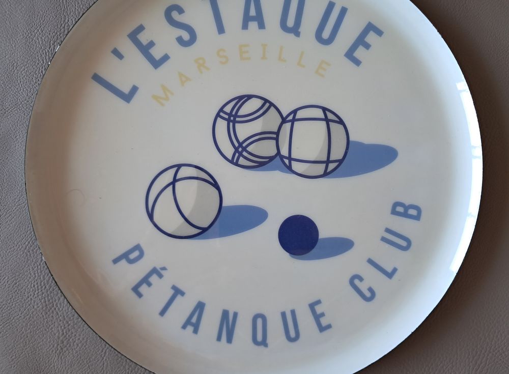 plateau en m&eacute;tal blanc l'estaque p&eacute;tanque club Marseille Décoration