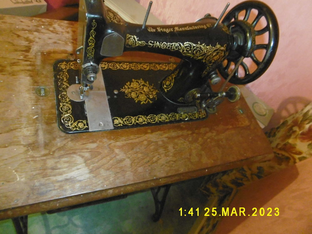 MACHINE A COUDRE SINGER A PEDALES Meubles