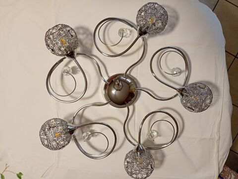 plafonnier à LED au design original Pont-du-Château (63)