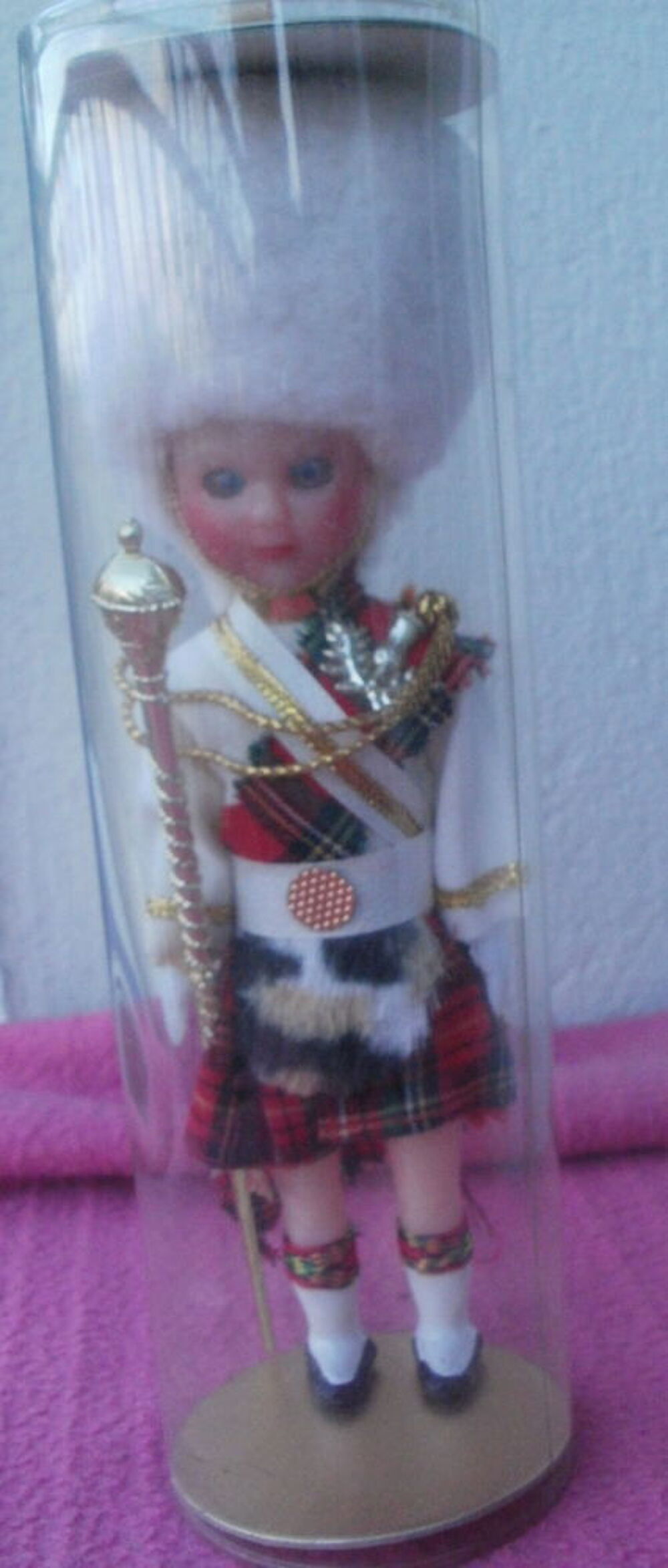 Poupee folklorique de la garde &eacute;cossaisse, tambour major, vintage, ann&eacute;es 70 