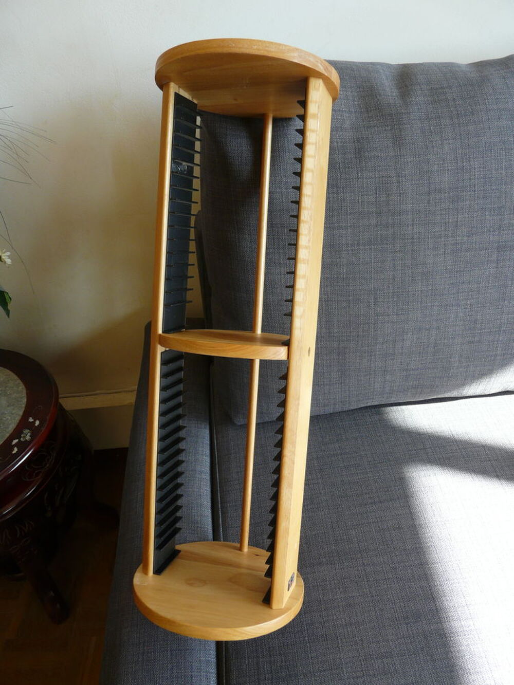 Pr&eacute;sentoir de CD en Bois massif. Meubles