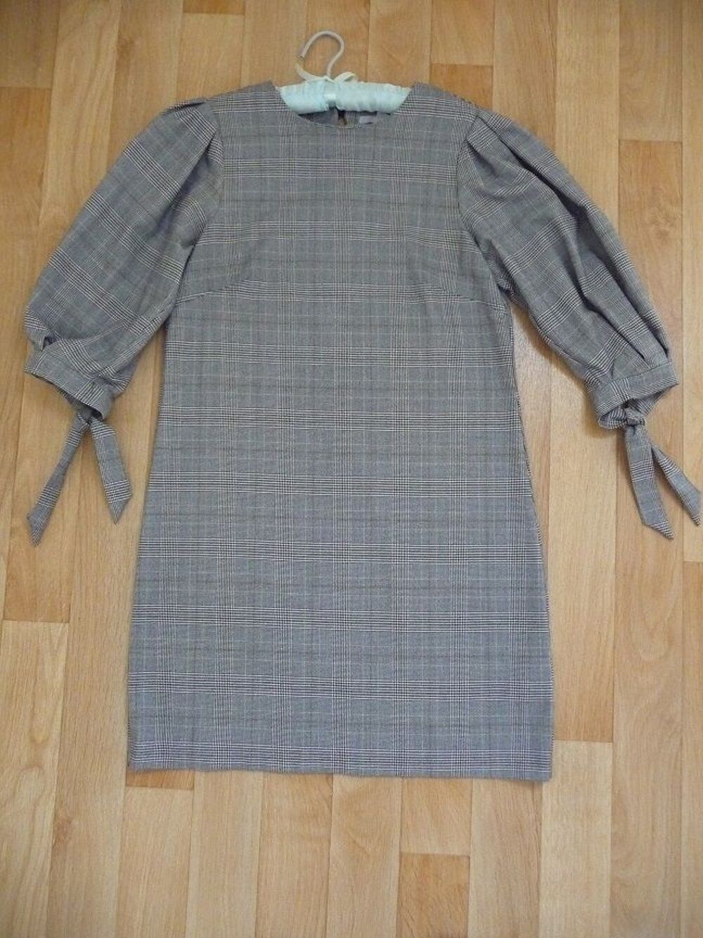 Robe tissu Prince de Galles gris taille 36 - Neuve Vêtements