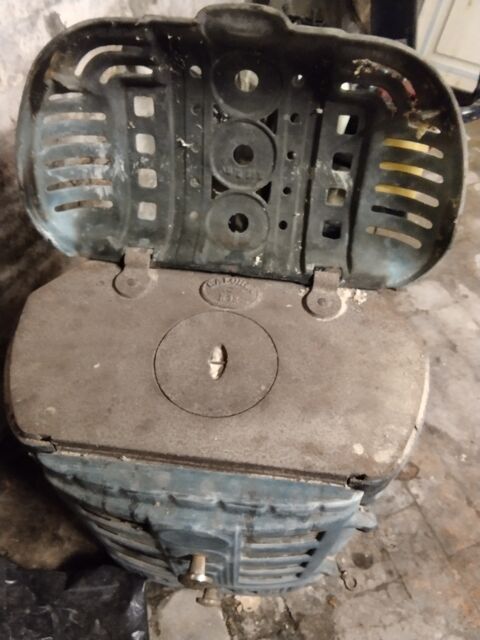 Poêle ancien en fonte à rénover ou déco 40 Brugny-Vaudancourt (51)