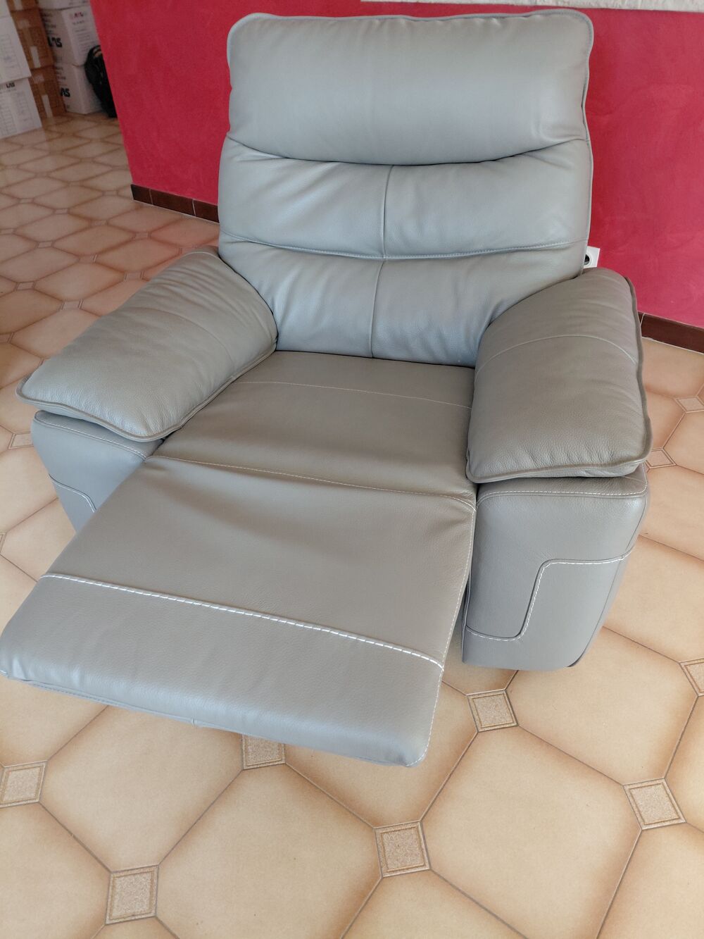 2 fauteuils cuir vachette &eacute;lectrique super confortable Meubles