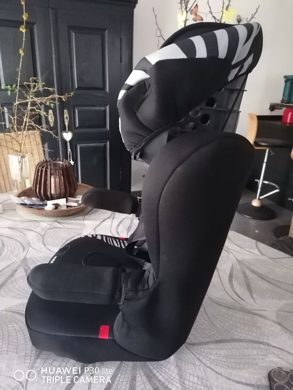 Si&egrave;ge auto groupe Nania Advendure Zebra tr&egrave;s peu utilis&eacute; Puériculture
