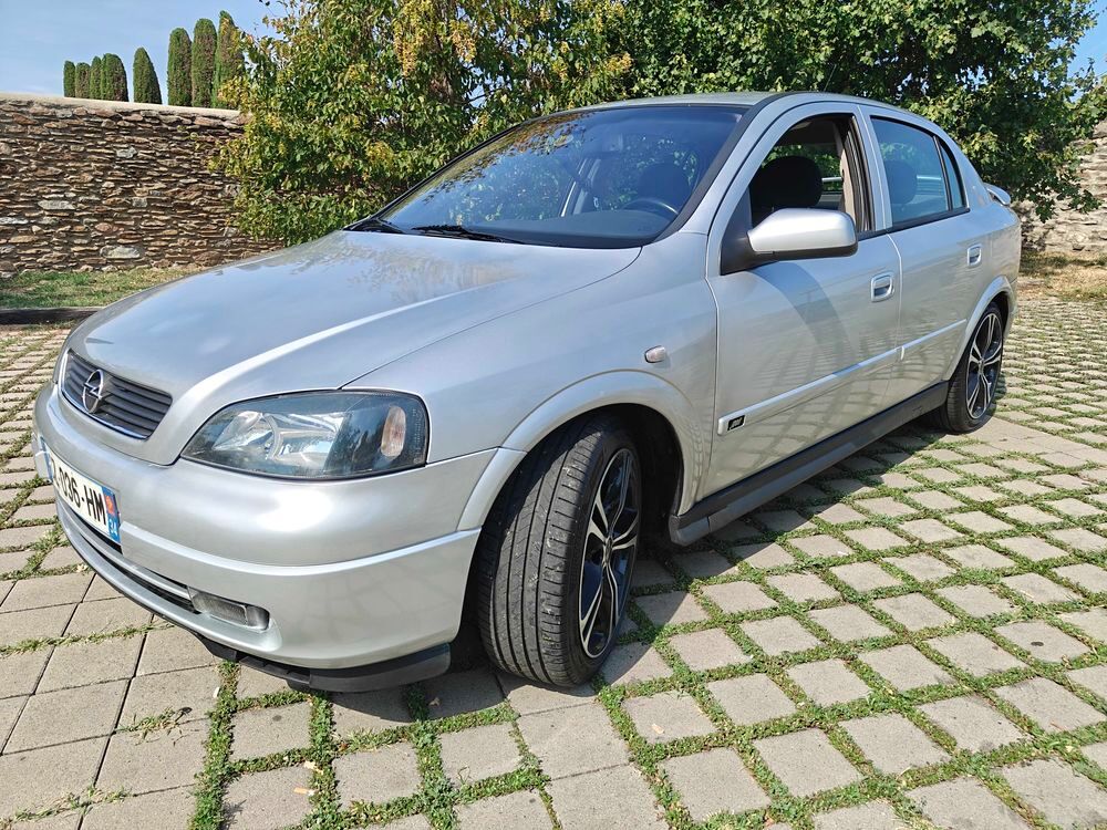 Astra 2.2 DTi 16V Sport 2002 occasion 42800 Ch&acirc;teauneuf