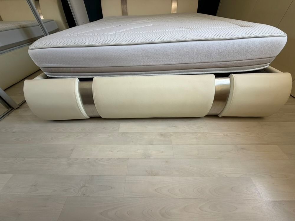 Lit coffre avec matelas neuf Meubles