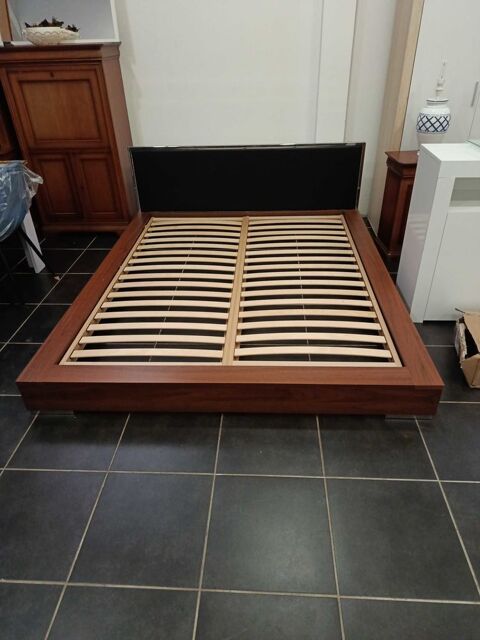 Lit double en bois avec sommier �  lattes �  design moderne 70 Villemomble (93)