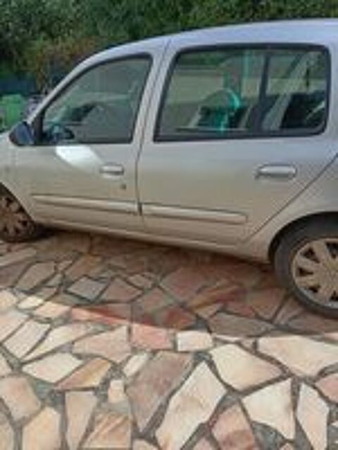 Clio 1.2 RN 2012 occasion 97421 Saint-Louis