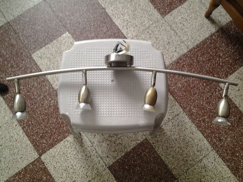 Plafonnier DESIGN rampe 4 spots orientables. 16 Flers-en-Escrebieux (59)