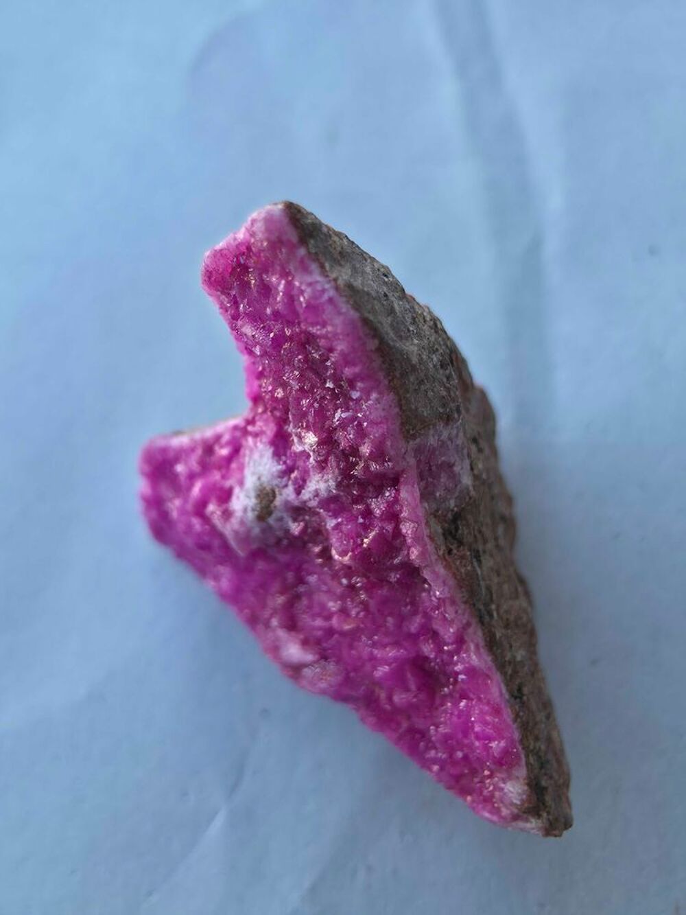 Sp&eacute;cimen Rare Calcite Cobaltif&egrave;re-Cristaux Fuchsia RDC 