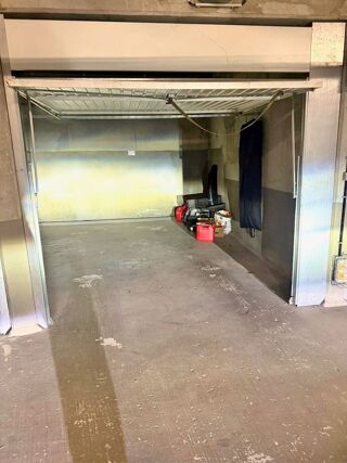  Parking / Garage � louer 17 m� Le port-marly