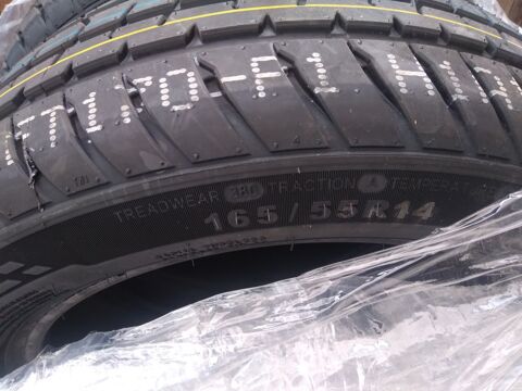 2 pneux neufs 35 Domagn� (35)