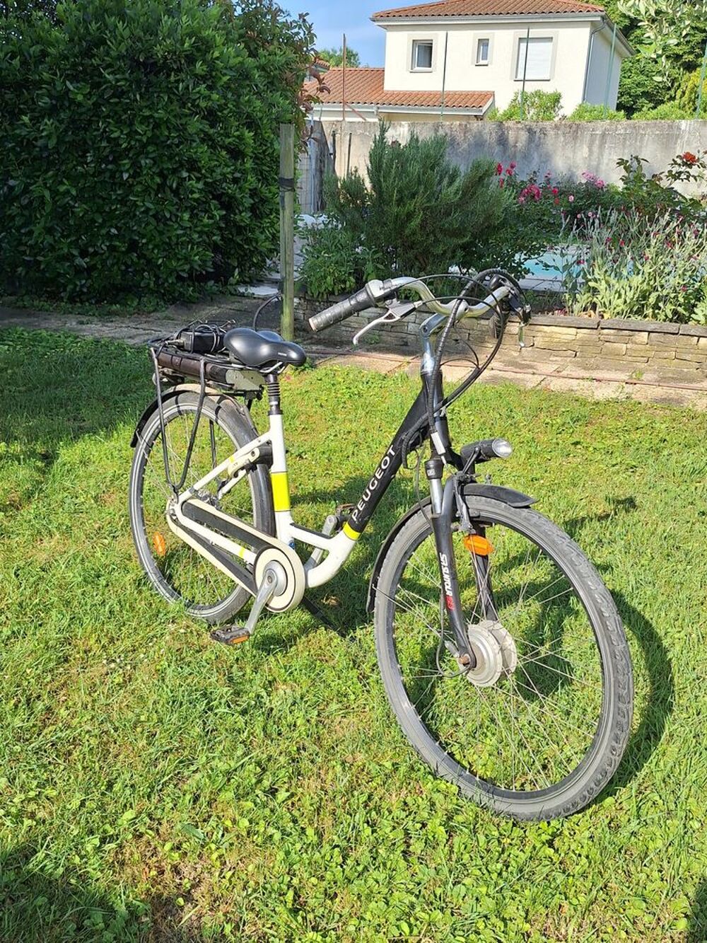 VELO ELEC 37V 10AH MARQUE PEUGEOT TYPE CE 132 NEXUS
7 VIT Vélos