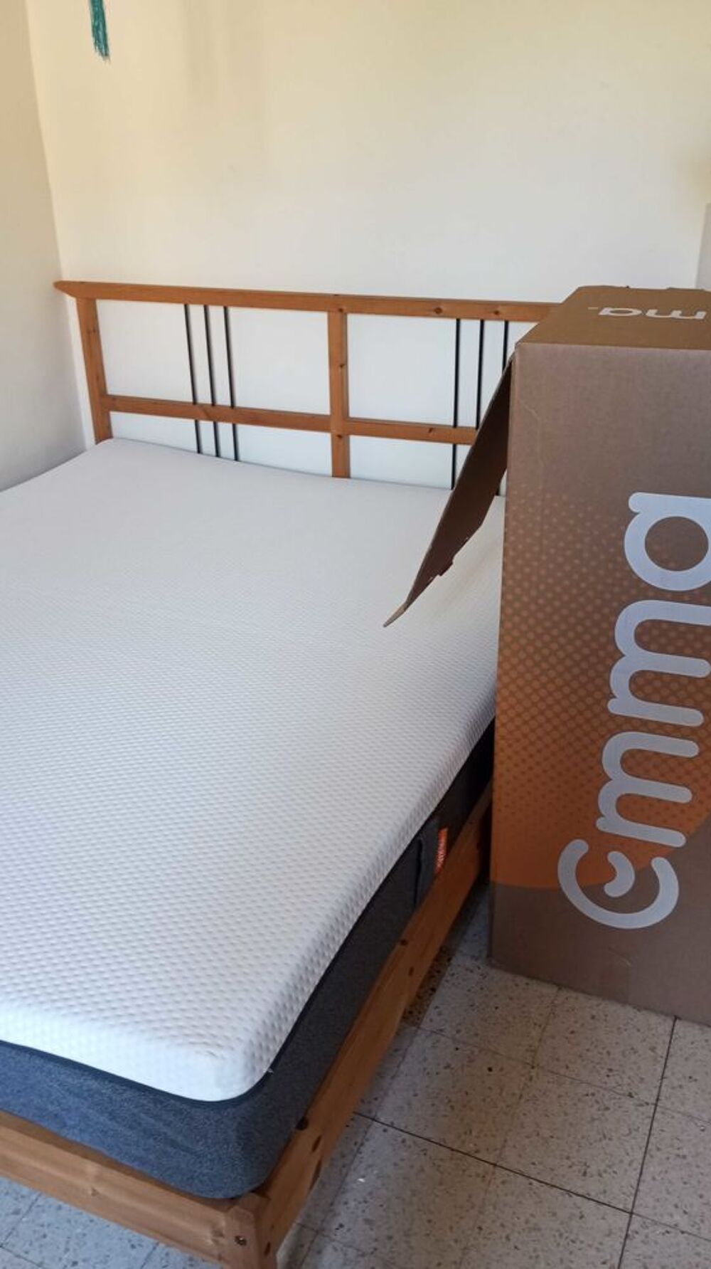 Matelas Emma &eacute;tat neuf. Meubles