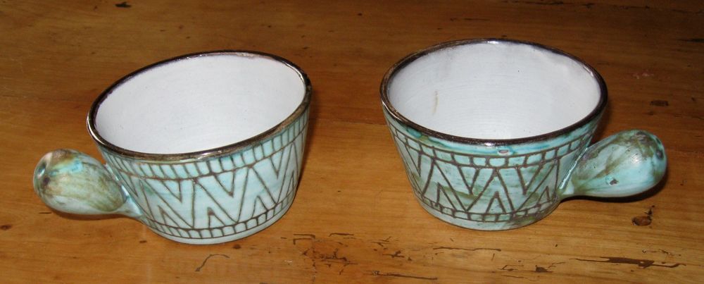 2 Tasses sign&eacute;es Maunier : C&eacute;ramiques de Vallauris vintage Décoration