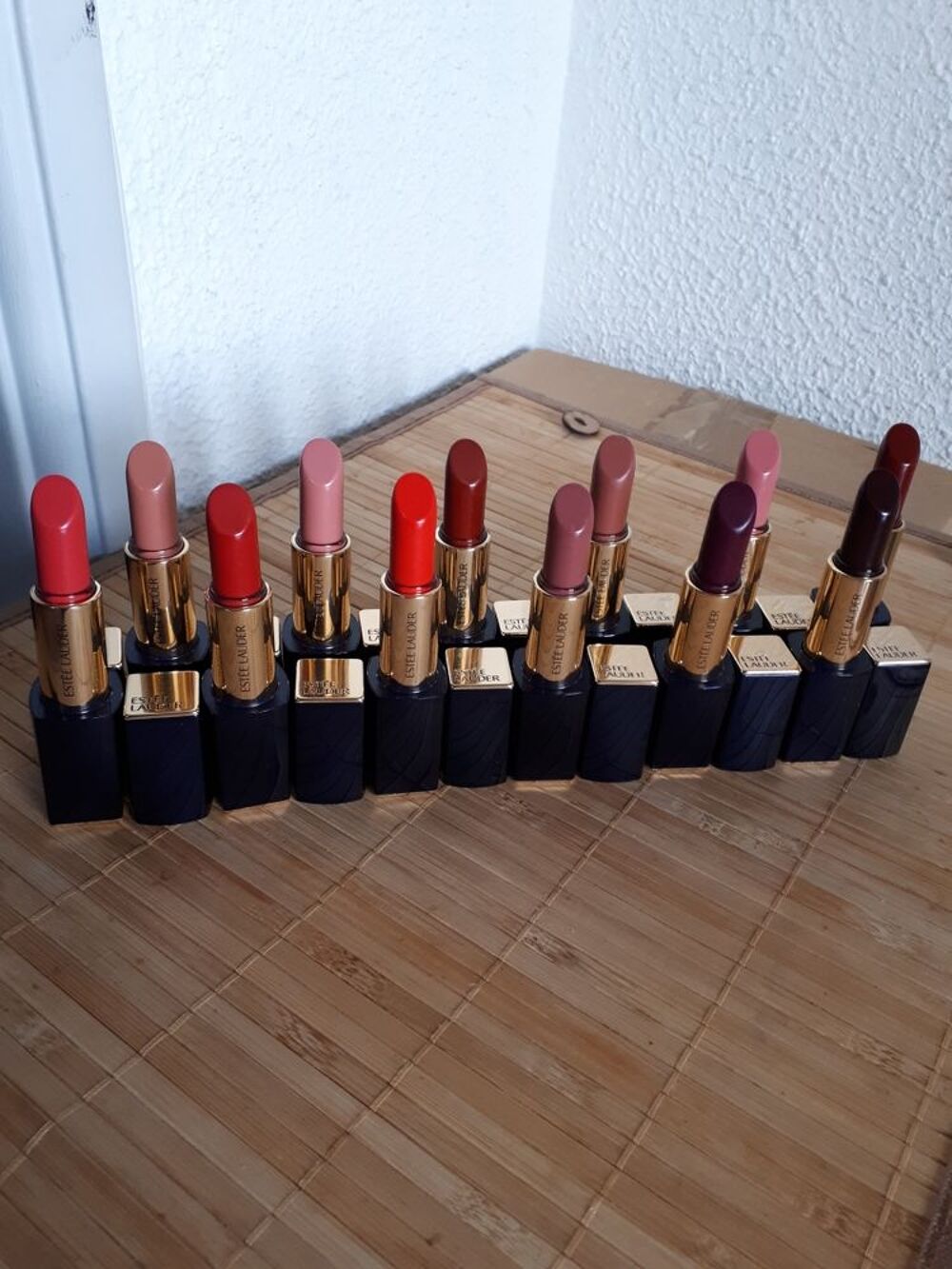 Rouge &agrave; l&egrave;vres NEUFS ESTEE LAUDER - 12 EUROS PIECE Maroquinerie