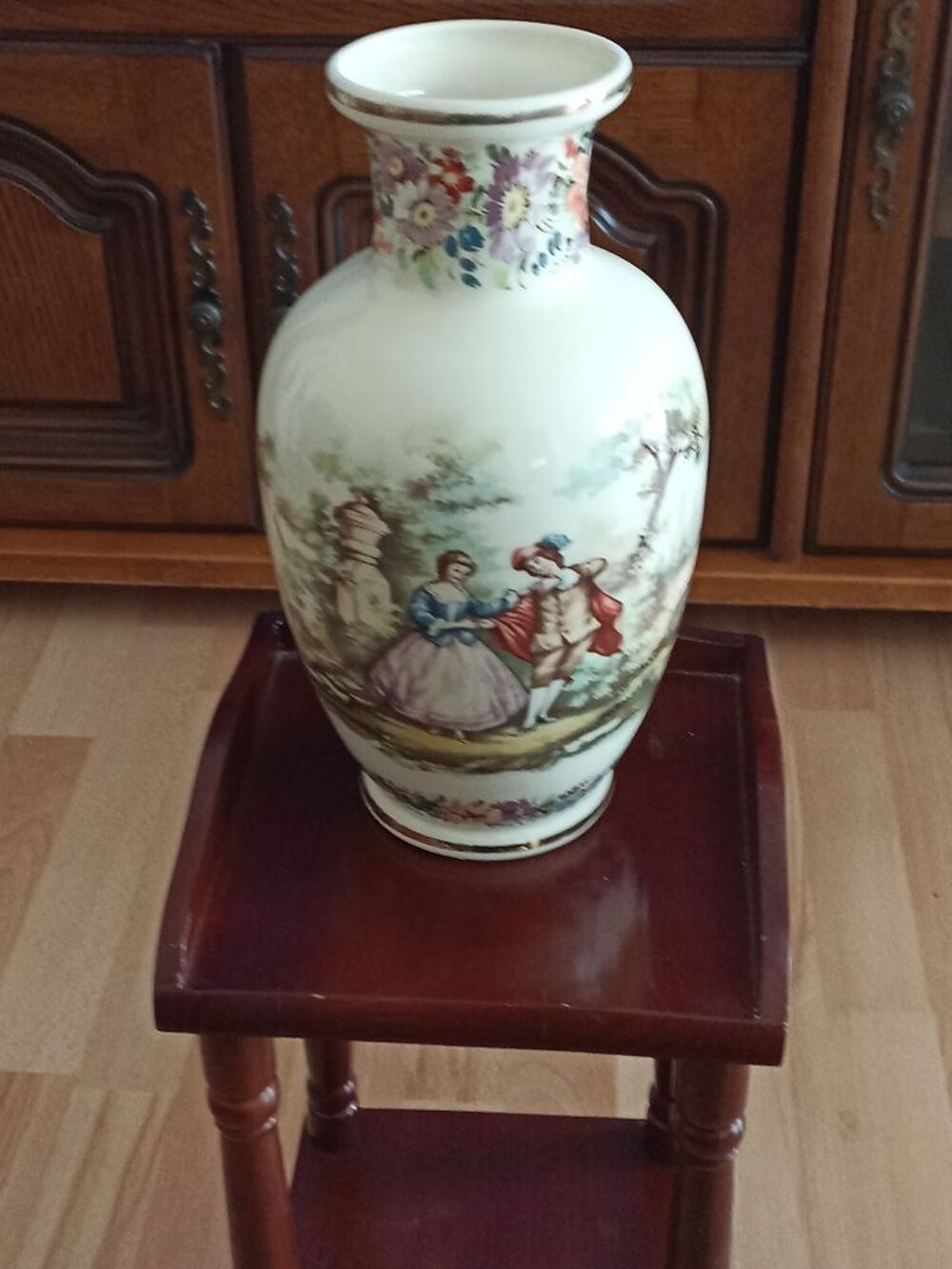 Vase en porcelaine sign&eacute; JAPONAIS Décoration