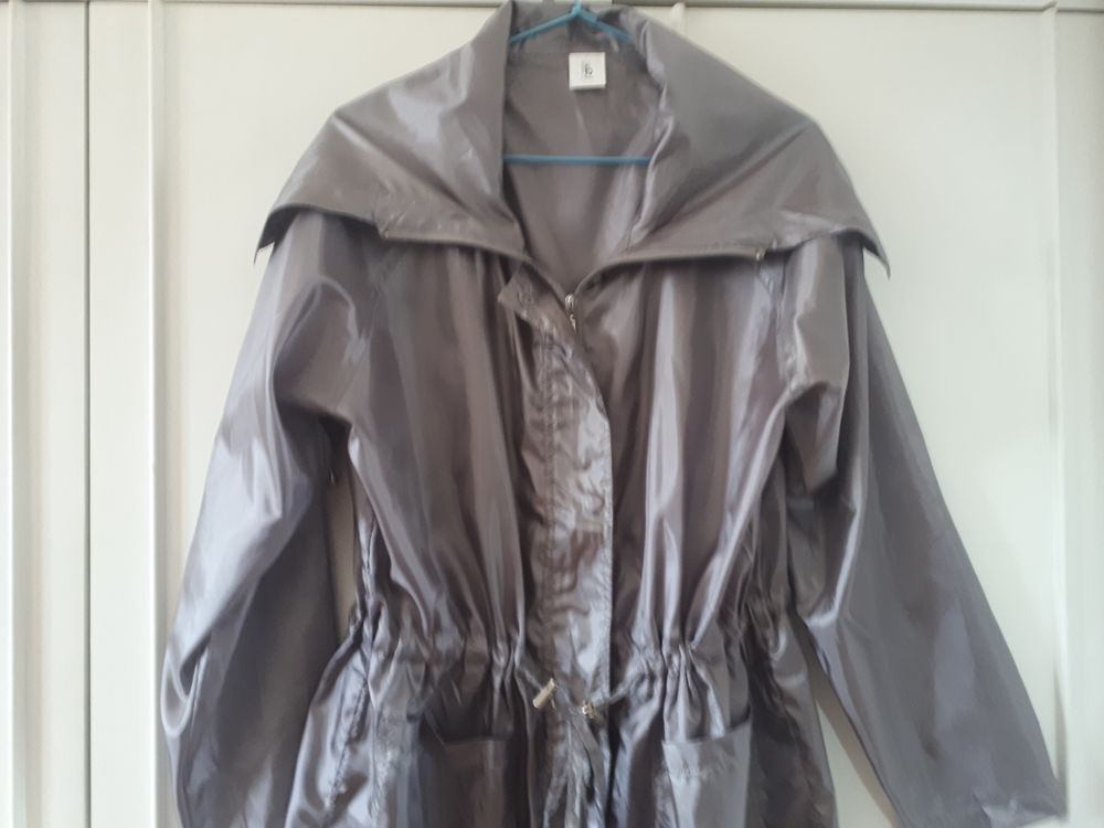 Imperm&eacute;able l&eacute;ger femme NEUF - 42/44 Vêtements