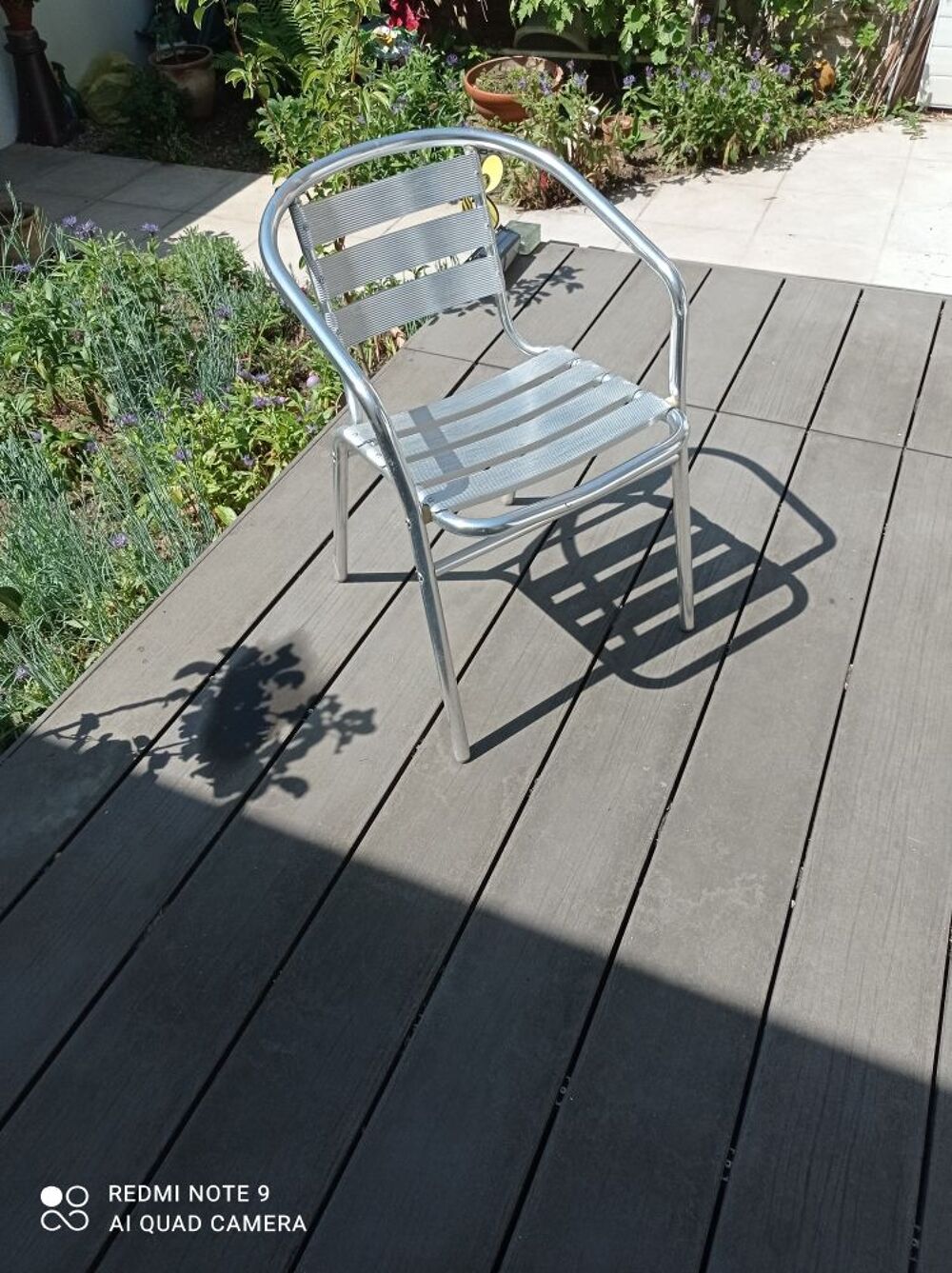 3 chaises de terrasse en alu Meubles