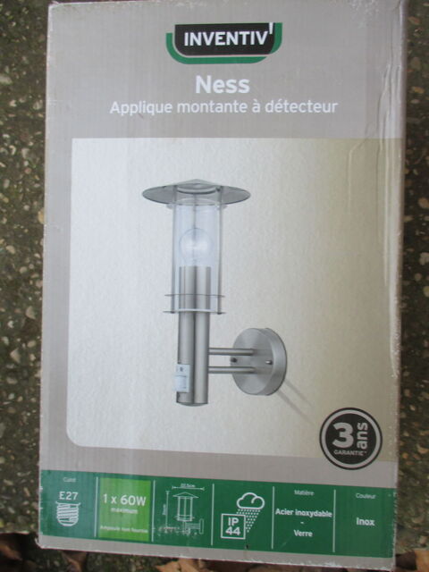 lampe applique  dtection de mouvements 25 Pronnas (01)