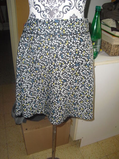 jupe patineuse NEUVE CAMAIEU motifs florale taille 36 8 Lyon 5 (69)