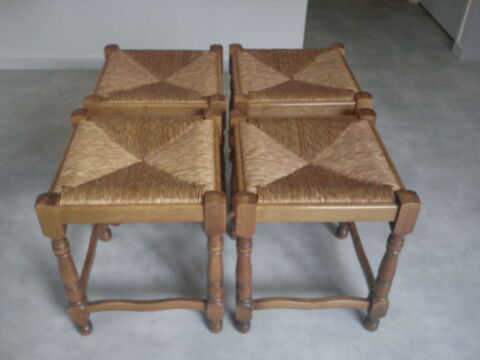4 tabourets ch�ne dor�, assise paille 50 Beaumont (63)