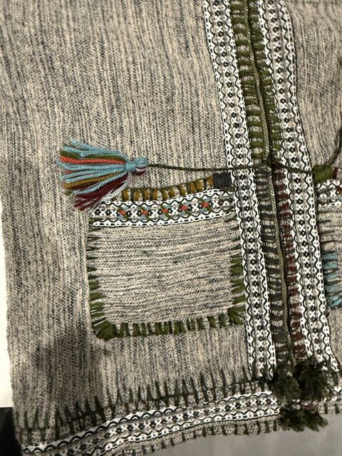 Cape Haute Couture en Laine unisexe �  Pi�ce Unique Handmade Neuilly-sur-Seine (92)